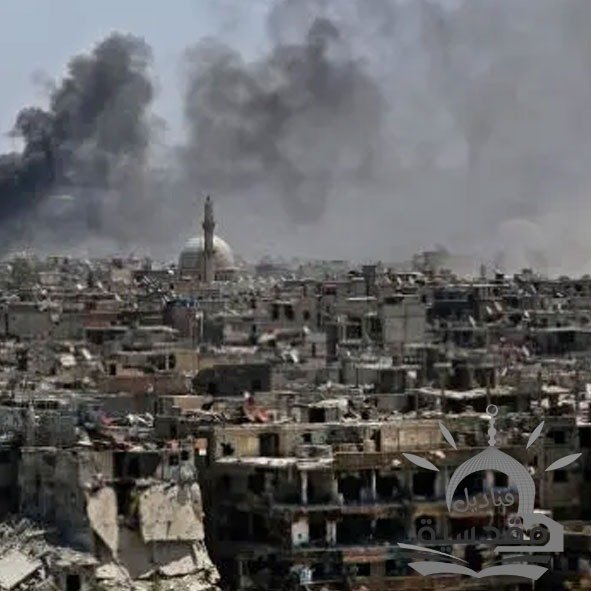 قصف مخيم اليرموك يؤدي إلى نزوح واسع للسكان